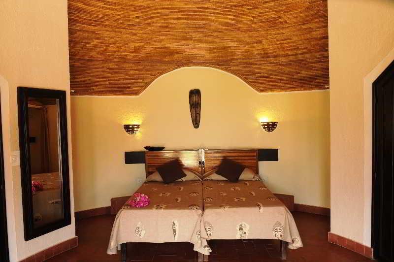 Dinouar Lodge Du Delta Niominka מראה חיצוני תמונה